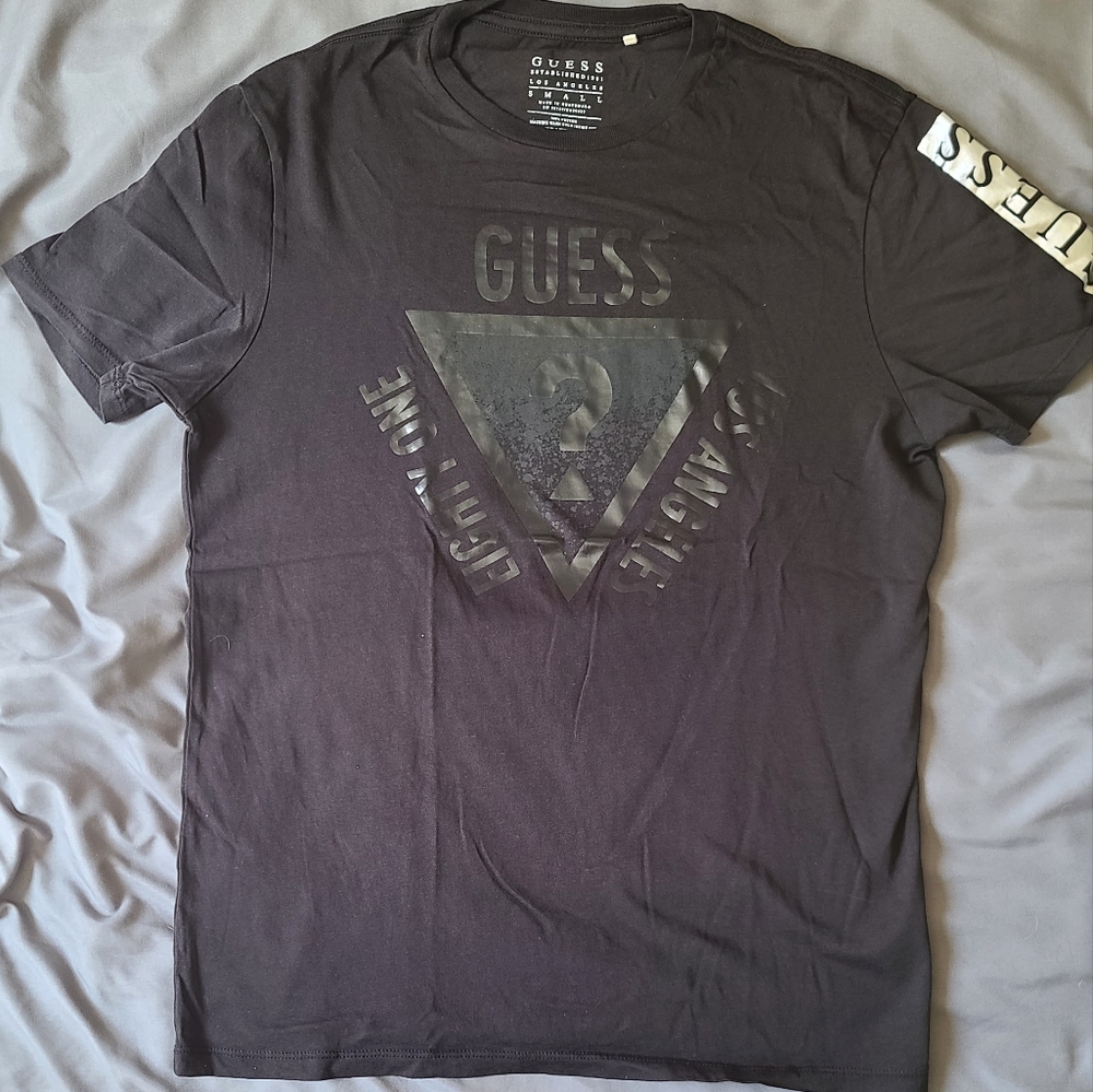 Guess black t-shirt